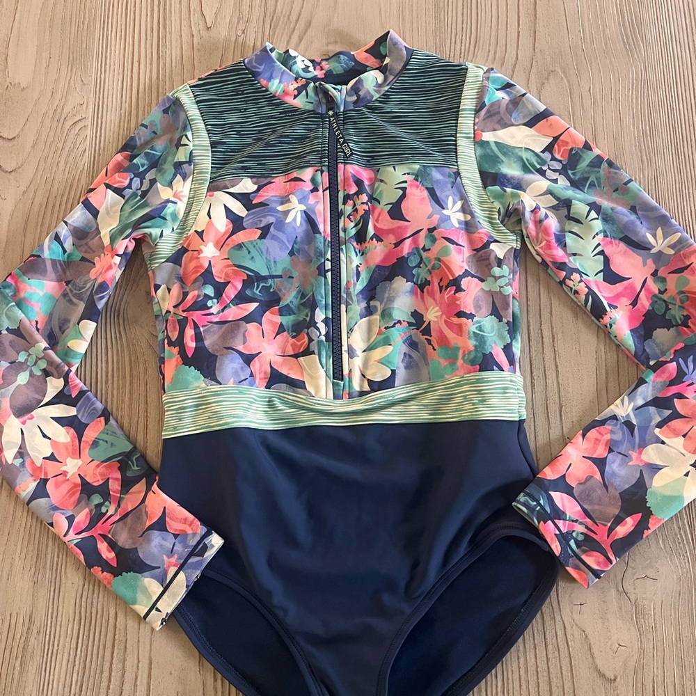 Athleta girl Long Sleeve rash guard top floral Swimsuit size 12 UV protection